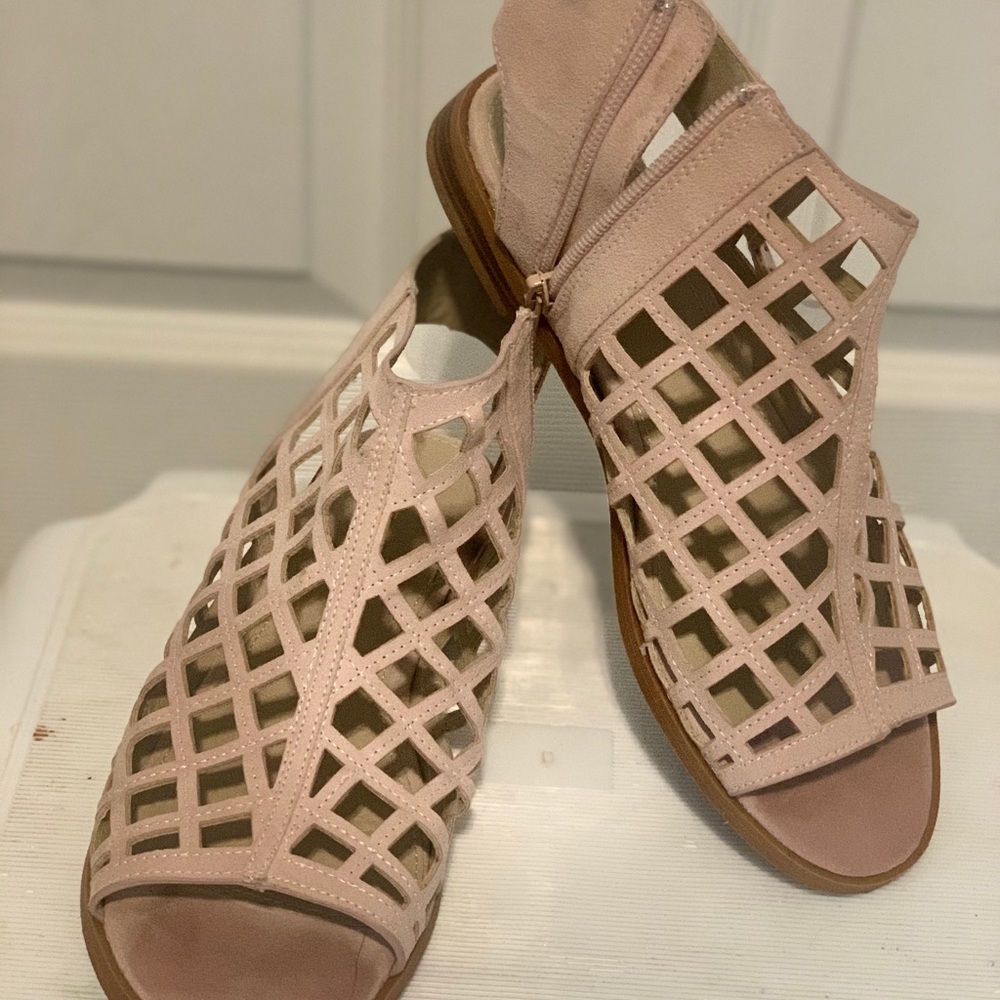 Pretty Ladies Sandals